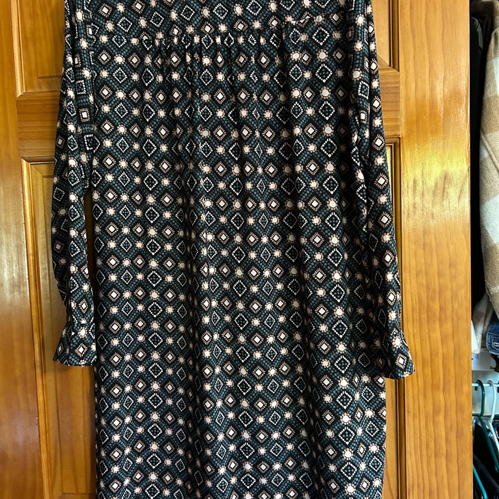 LOFT Black and White Patterned Long Sleeve Dress